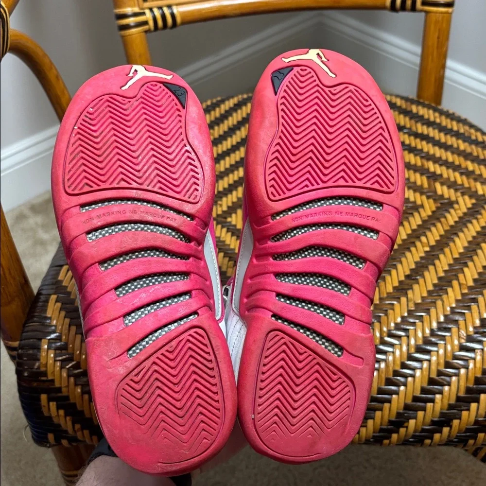 Jordan 12 Retro Dynamic Pink 510815-109 Size 4Y